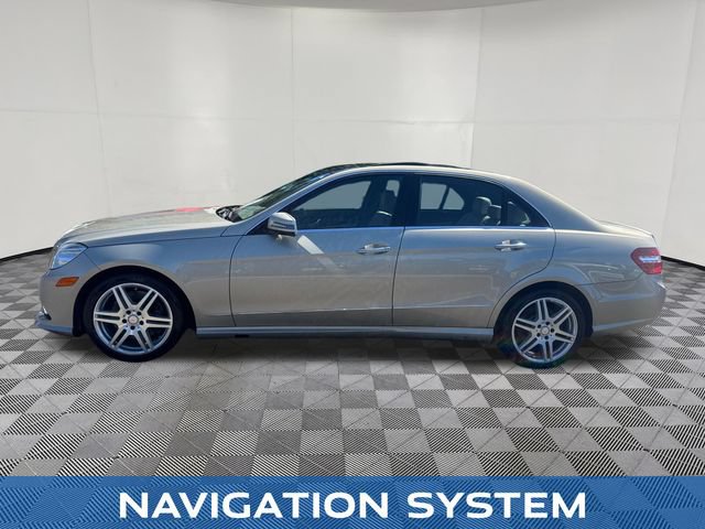 Used 2010 Mercedes-Benz E 550 4MATIC Sedan image 2
