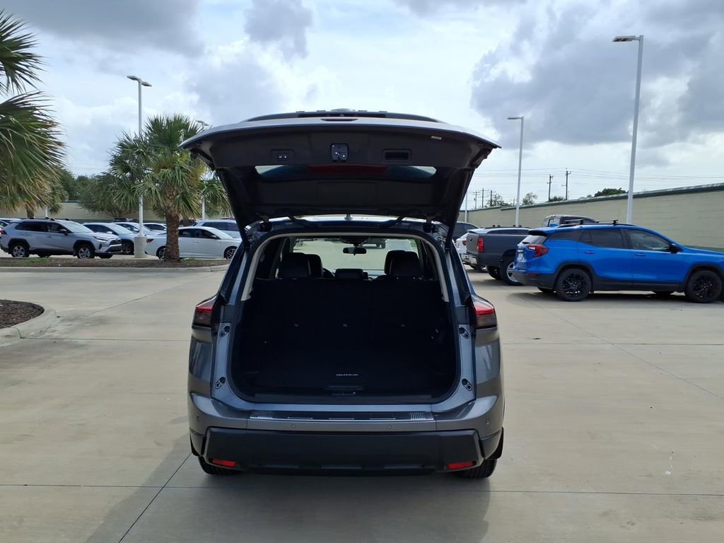 Used 2024 Nissan Rogue SV w/ SV Premium Package FWD image 20