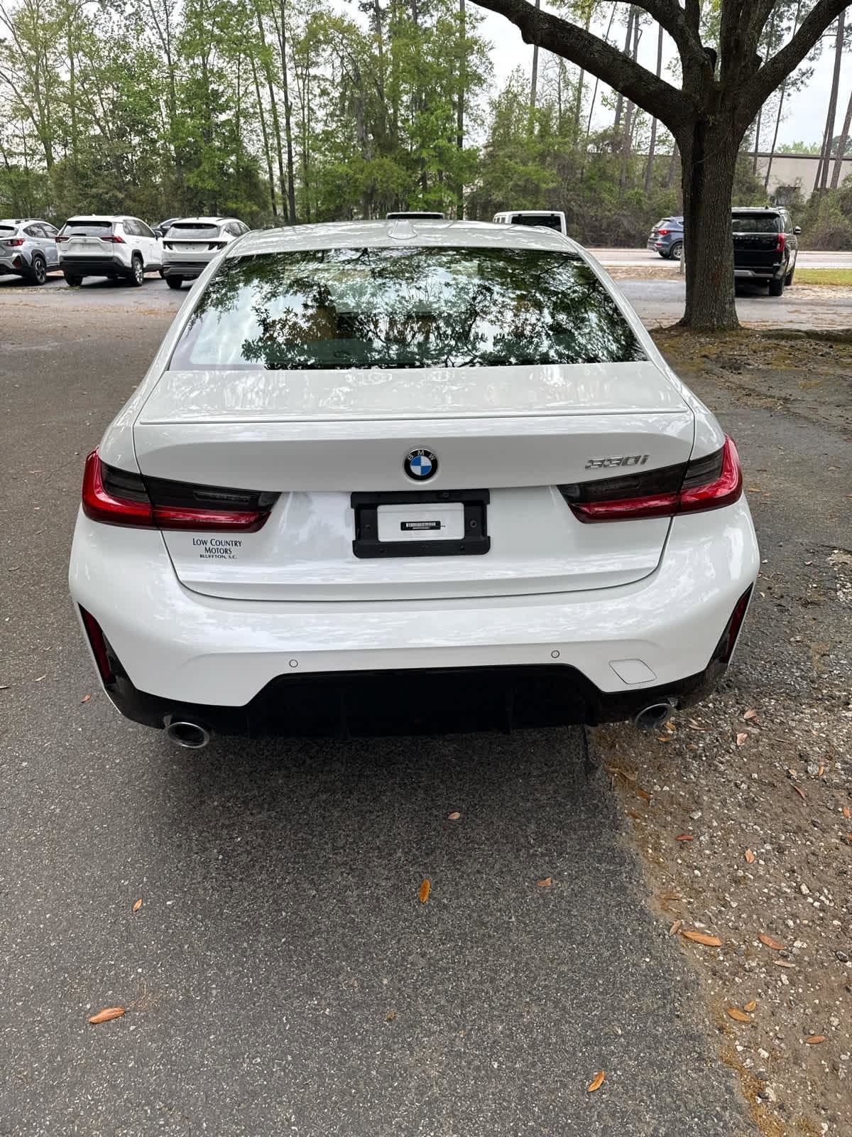 Used 2023 BMW 330i Sedan w/ M Sport Package RWD image 4