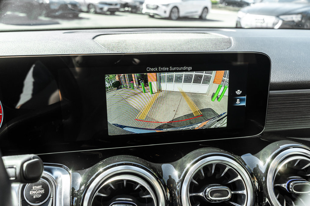 Used 2023 Mercedes-Benz GLB 250 4MATIC image 9