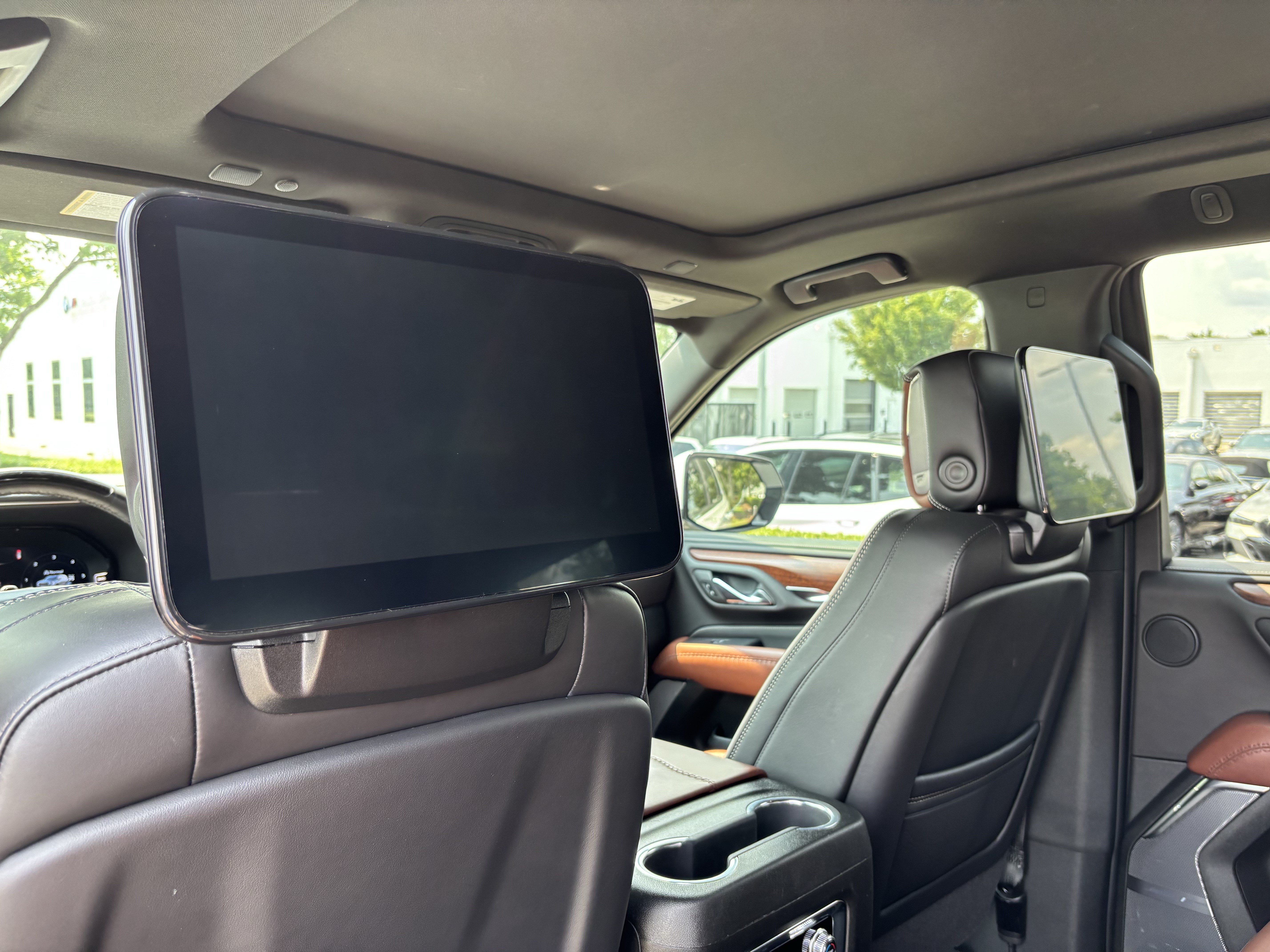 Used 2024 GMC Yukon Denali Ultimate AWD/4WD image 31