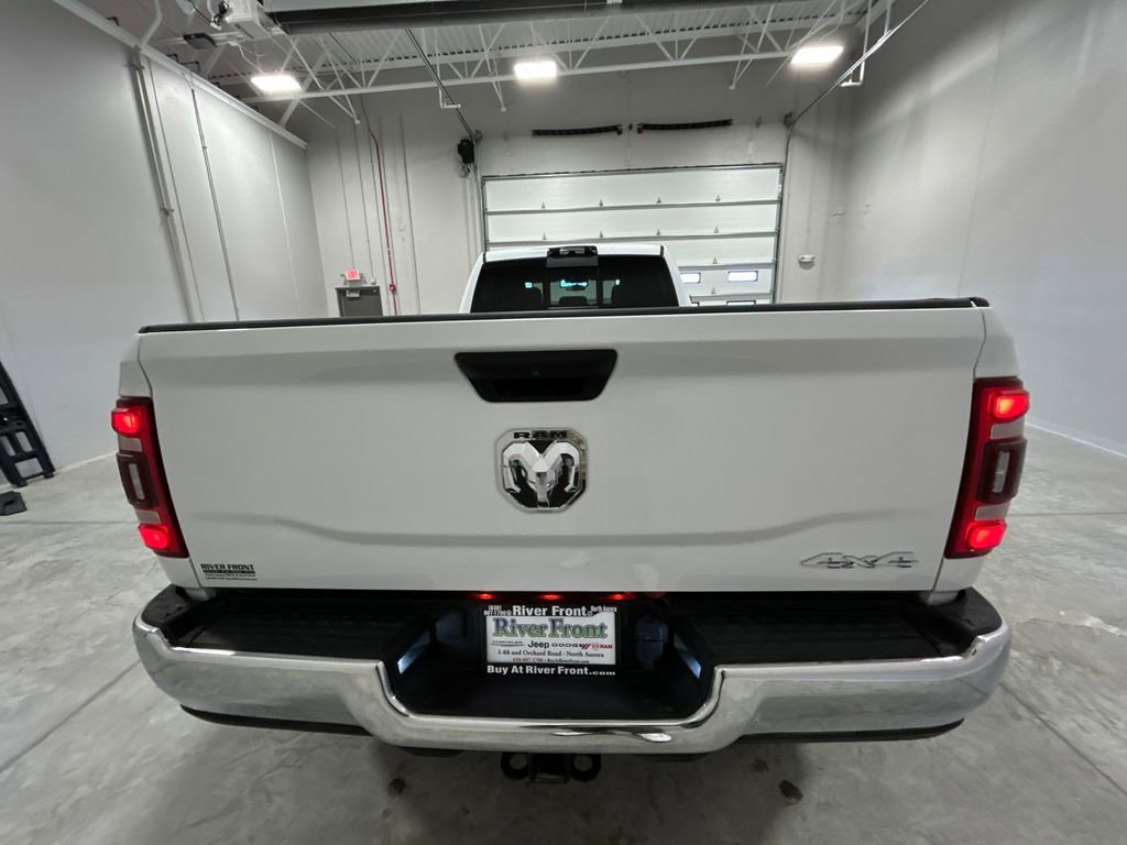 Used 2024 RAM 3500 Tradesman w/ Chrome Appearance Group image 7