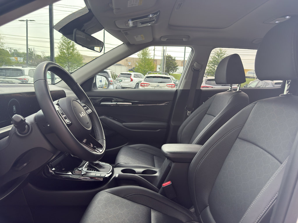 Used 2024 Kia Seltos EX AWD/4WD image 9