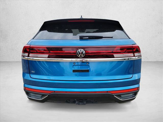 Used 2024 Volkswagen Atlas Cross Sport SE w/ Panoramic Sunroof Package FWD image 6