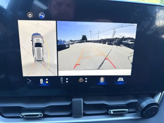 Used 2025 Chevrolet Equinox LT w/ Safety and Technology Package FWD image 24
