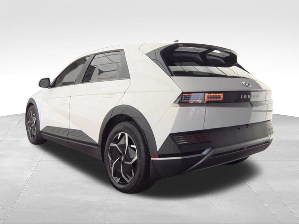 Used 2024 Hyundai Ioniq 5 SEL RWD image 8