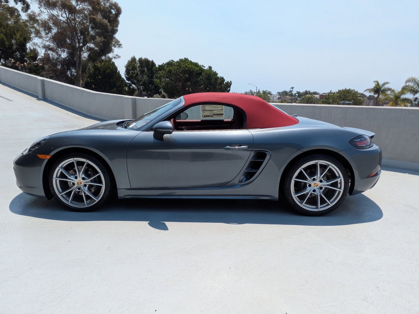 New 2025 Porsche 718 Boxster image 2
