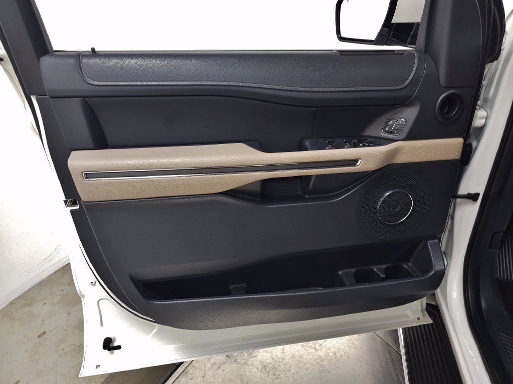 Used 2022 Ford Expedition XLT RWD image 16