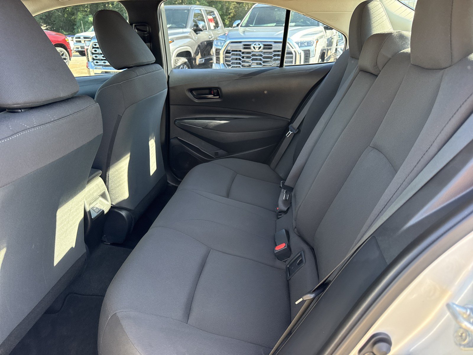 Used 2024 Toyota Corolla LE FWD image 13
