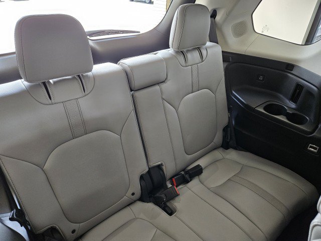 Used 2023 Honda Pilot Touring image 13