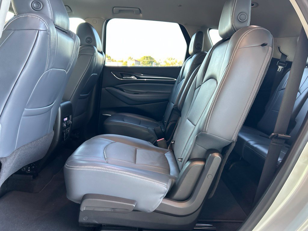 Used 2018 Buick Enclave Premium FWD image 9