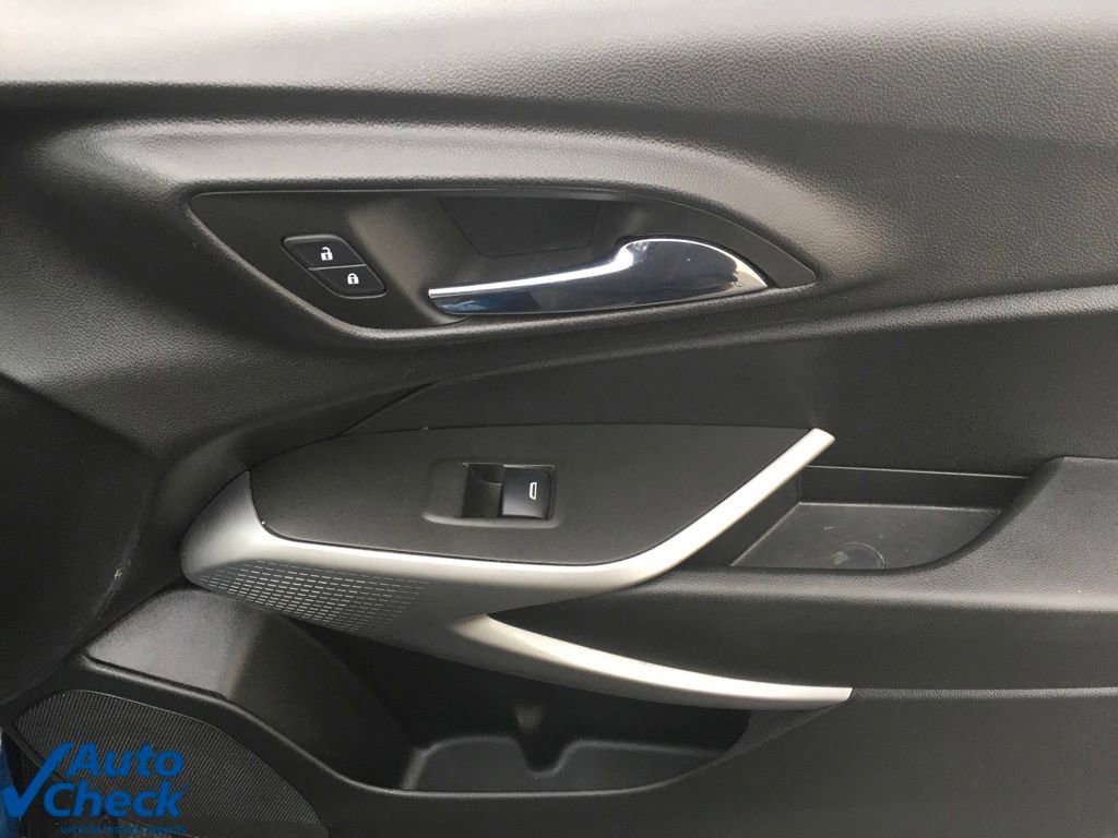 Used 2024 Chevrolet Trax LS w/ LS Convenience Package image 12