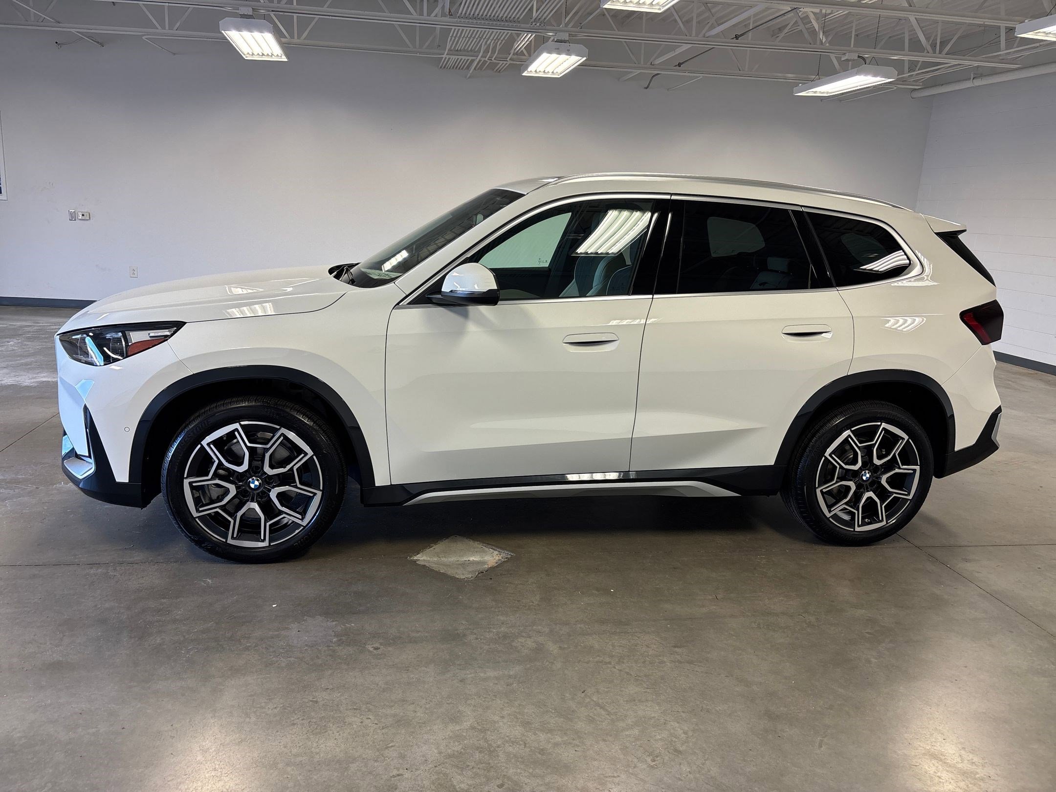 New 2026 BMW X1 xDrive28i w/ Convenience Package image 2