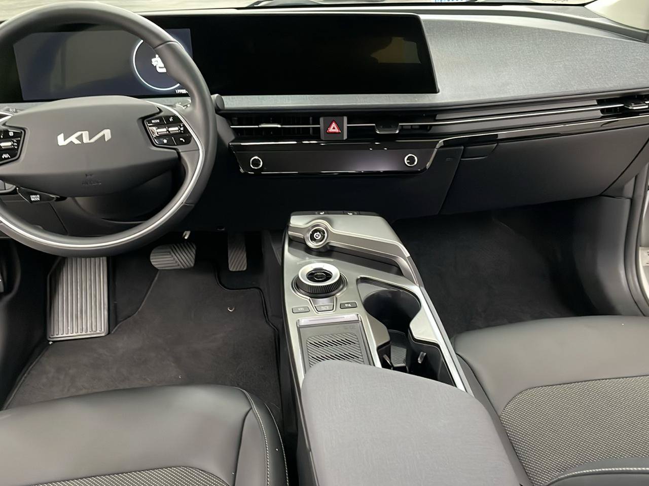 Used 2024 Kia EV6 Light RWD image 16