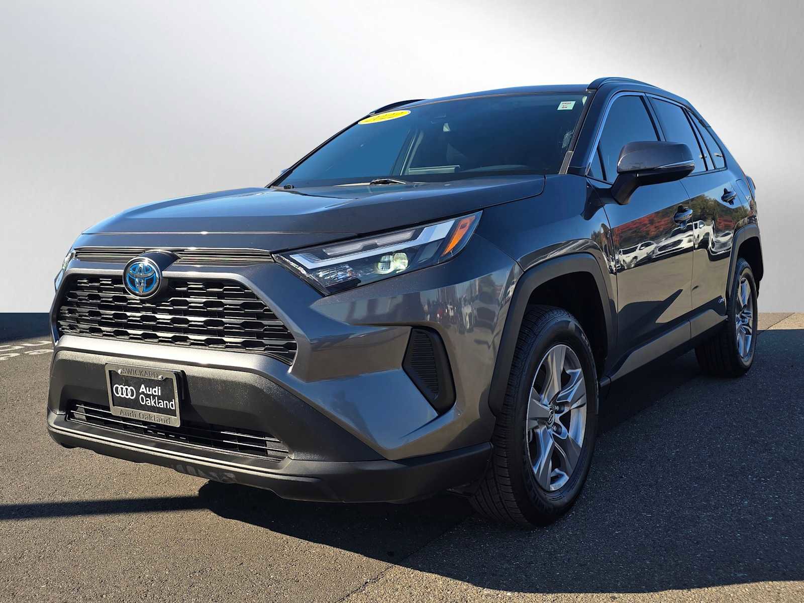 Used 2022 Toyota RAV4 XLE image 7