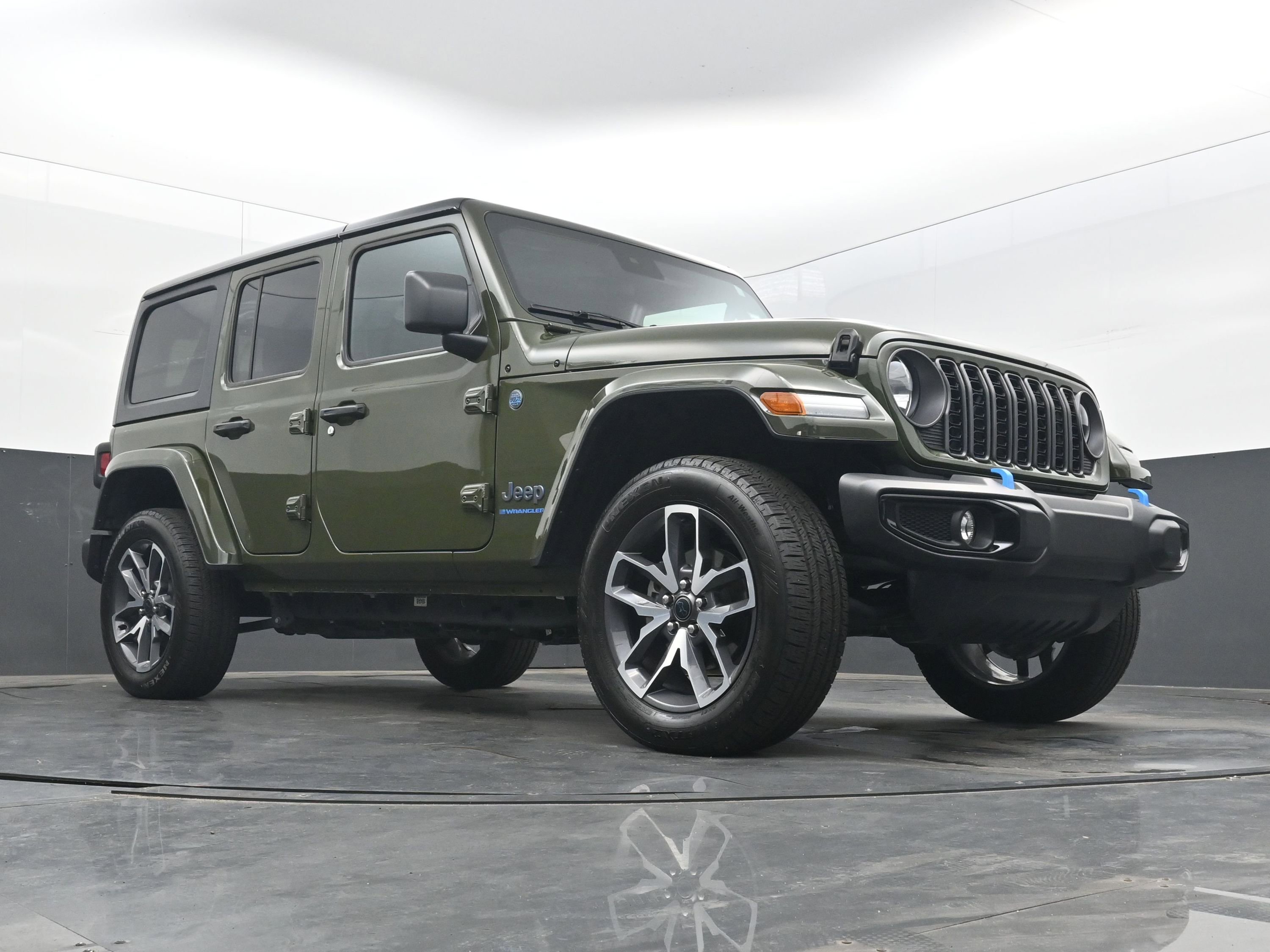 Used 2024 Jeep Wrangler Sport S image 23