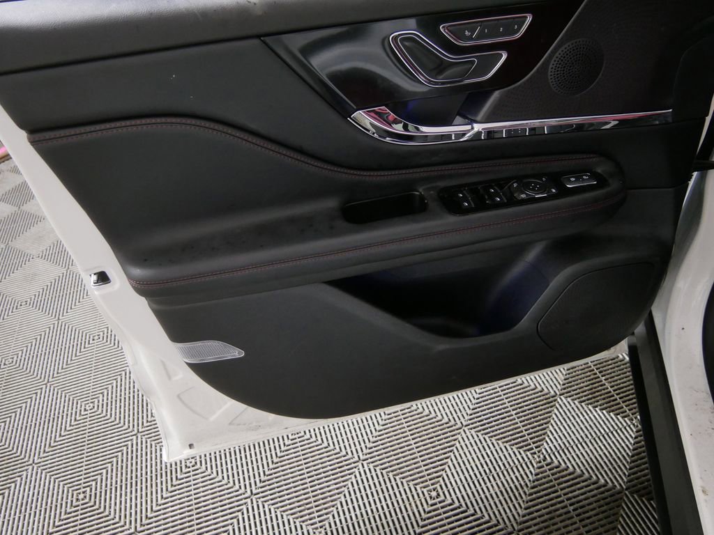 Used 2025 Lincoln Corsair Grand Touring w/ Equipment Group 301A image 14