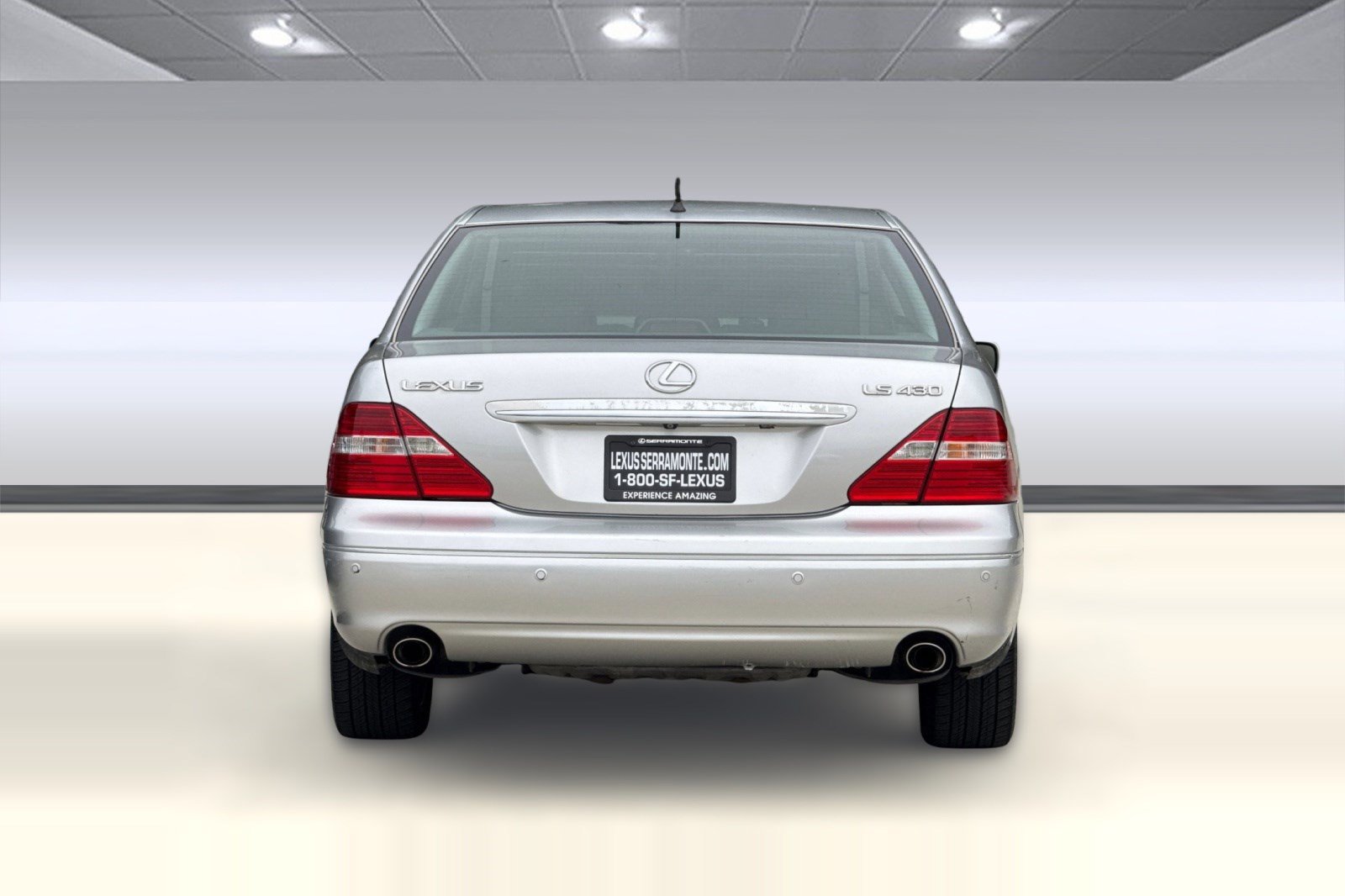 Used 2005 Lexus LS 430 RWD image 9