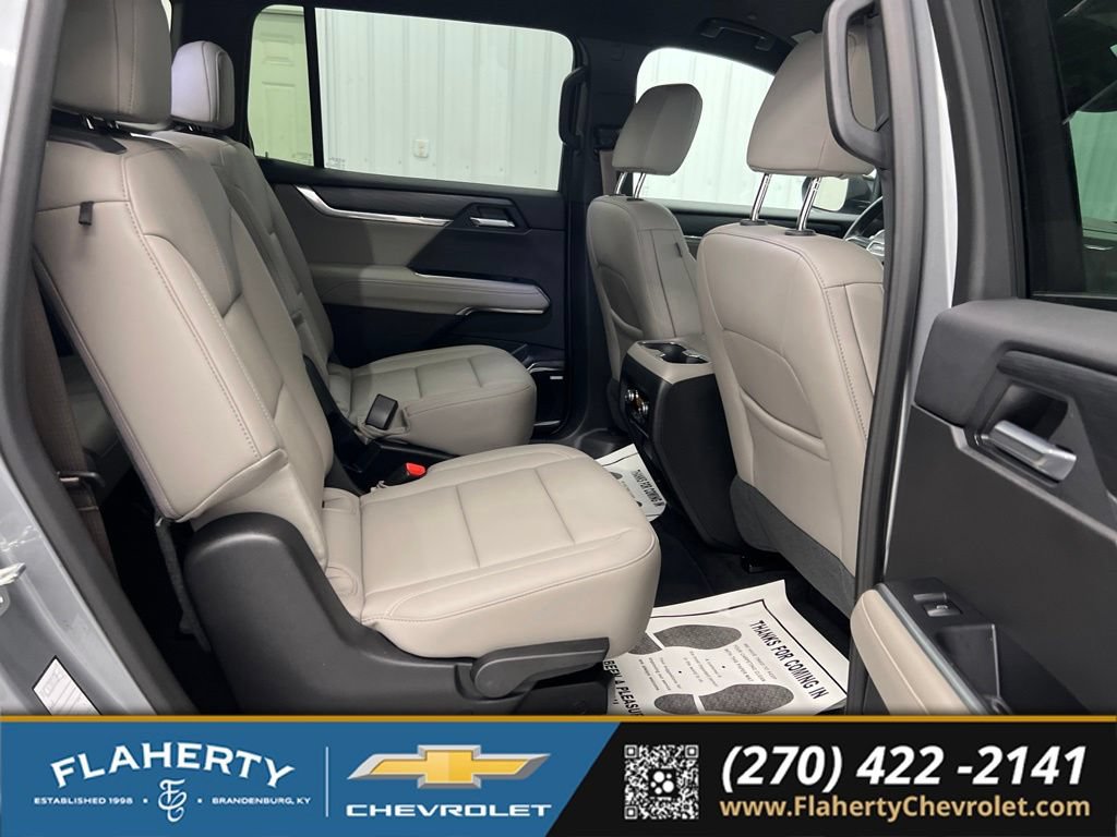 Used 2026 GMC Acadia Elevation w/ Elevation Premium Package FWD image 13
