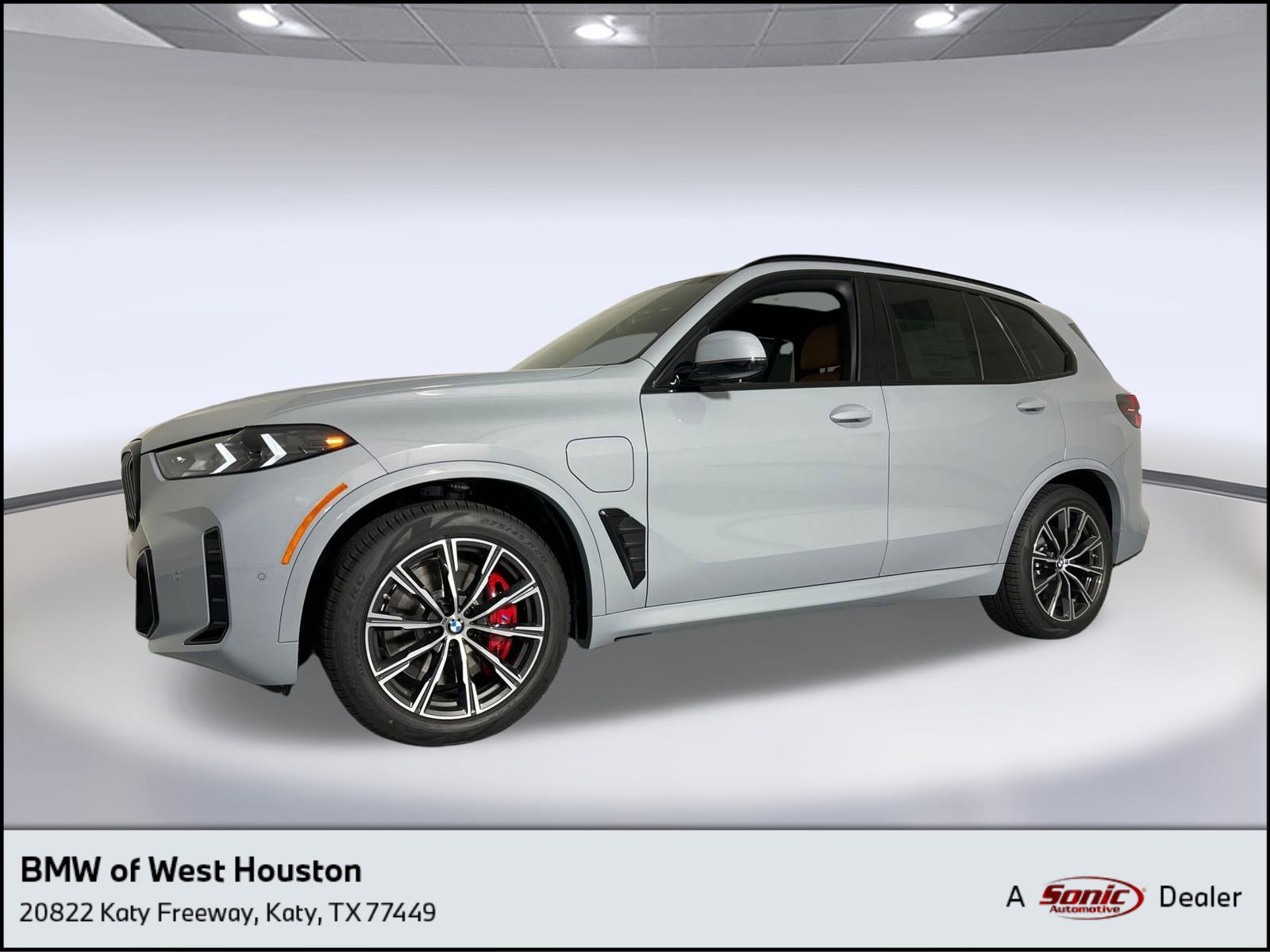 Used 2026 BMW X5 xDrive50e image 1