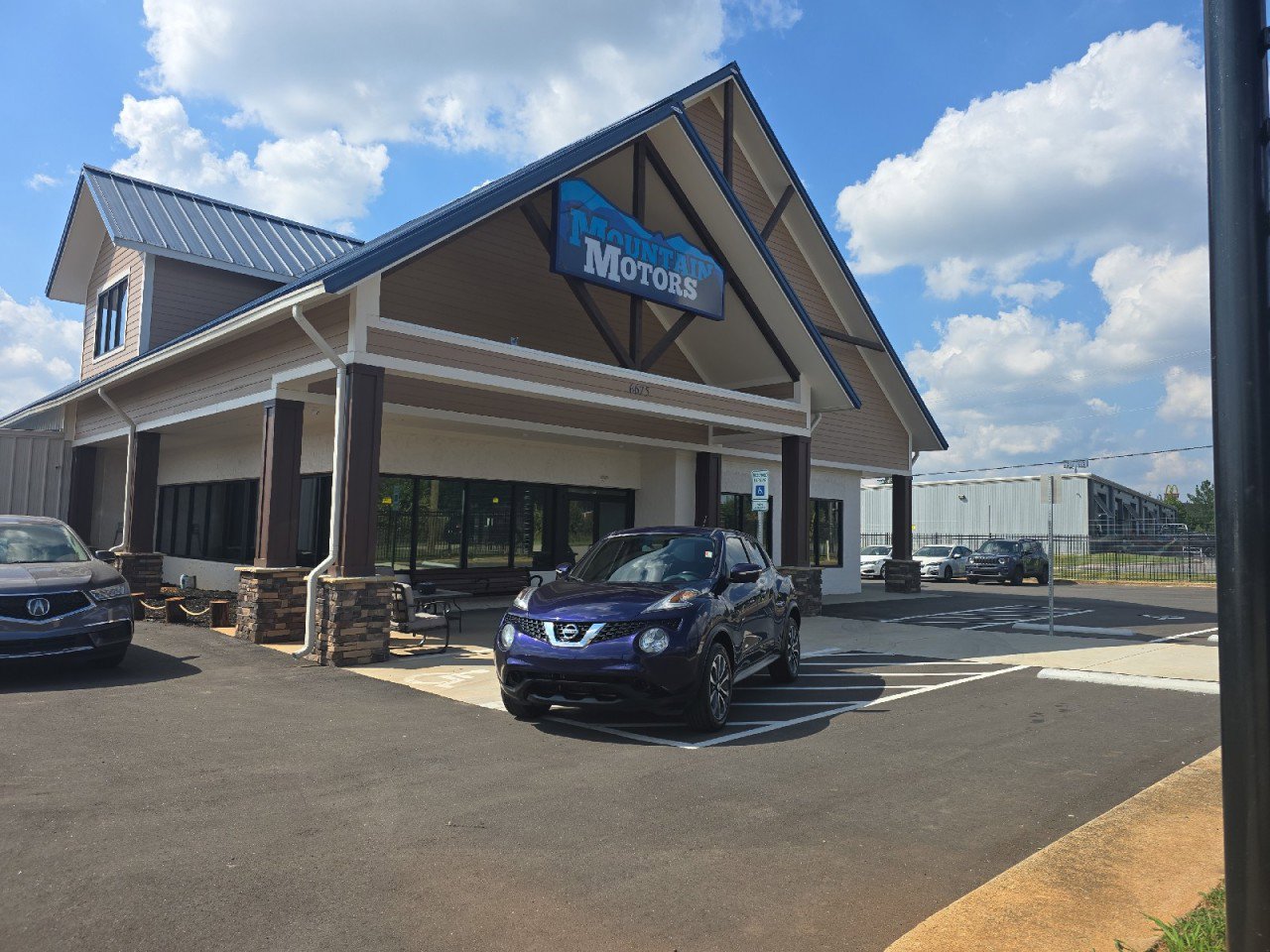 Used 2017 Nissan Juke SV w/ Technology Package