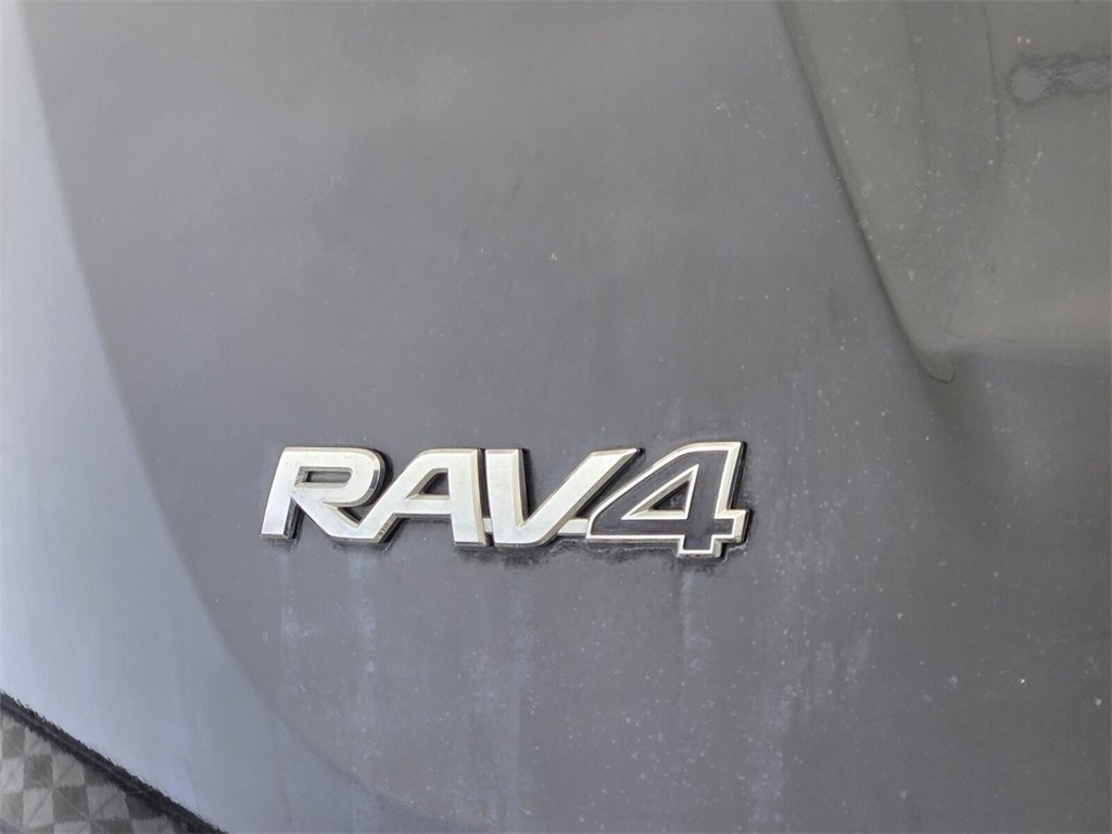 Used 2013 Toyota RAV4 LE image 13