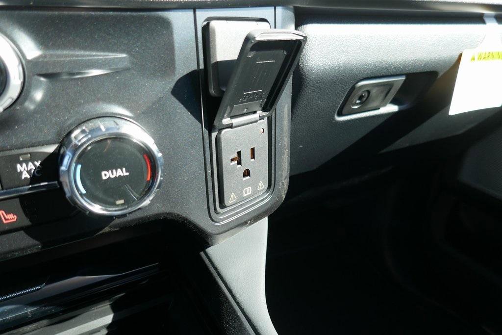 New 2026 Ford F350 Platinum w/ FX4 Off-Road Package image 23