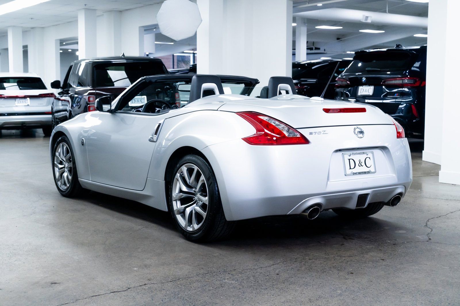 Used 2011 Nissan 370Z Touring image 4