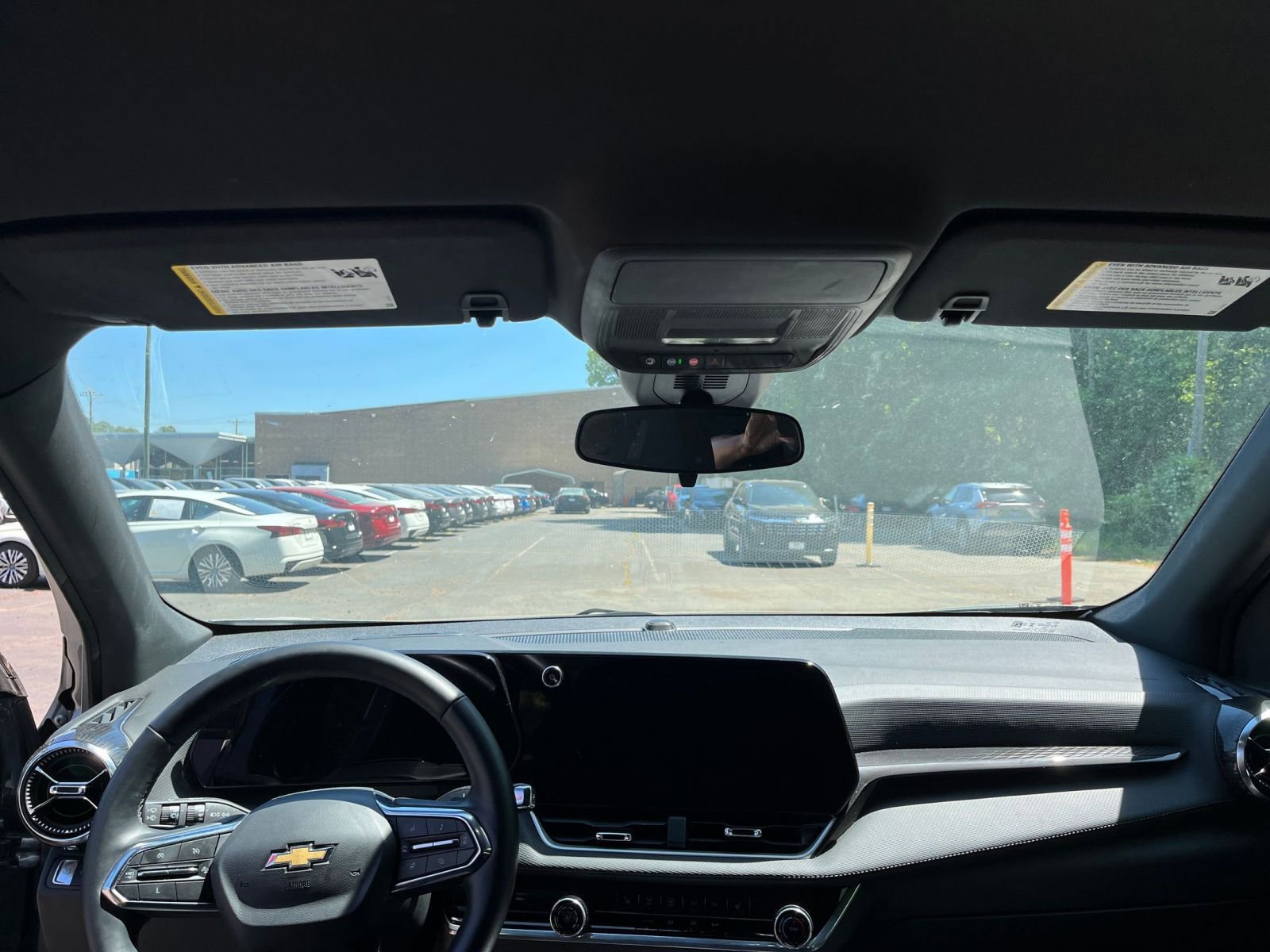 Used 2025 Chevrolet Equinox LT FWD image 33