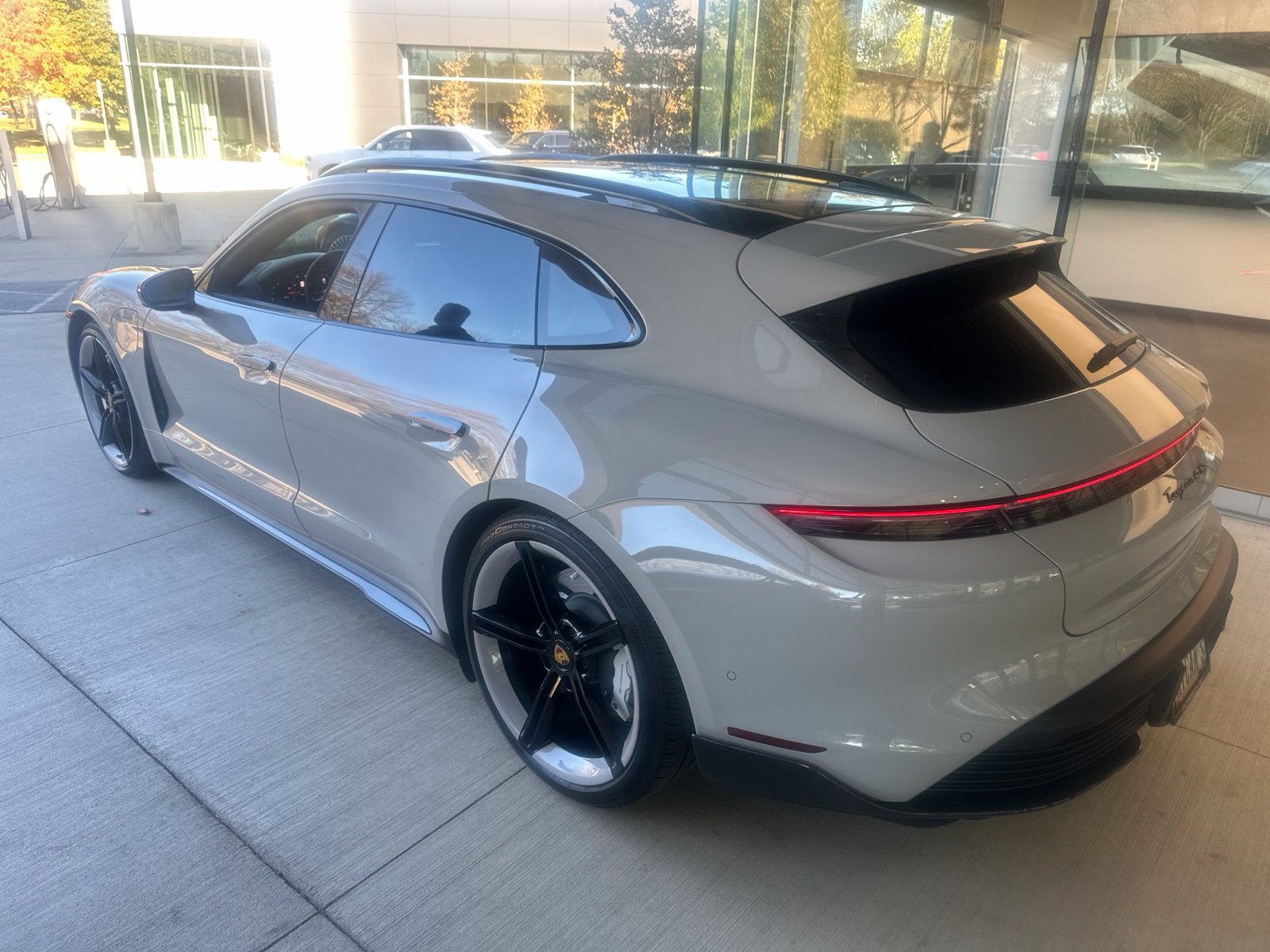 Used 2024 Porsche Taycan GTS AWD/4WD image 3