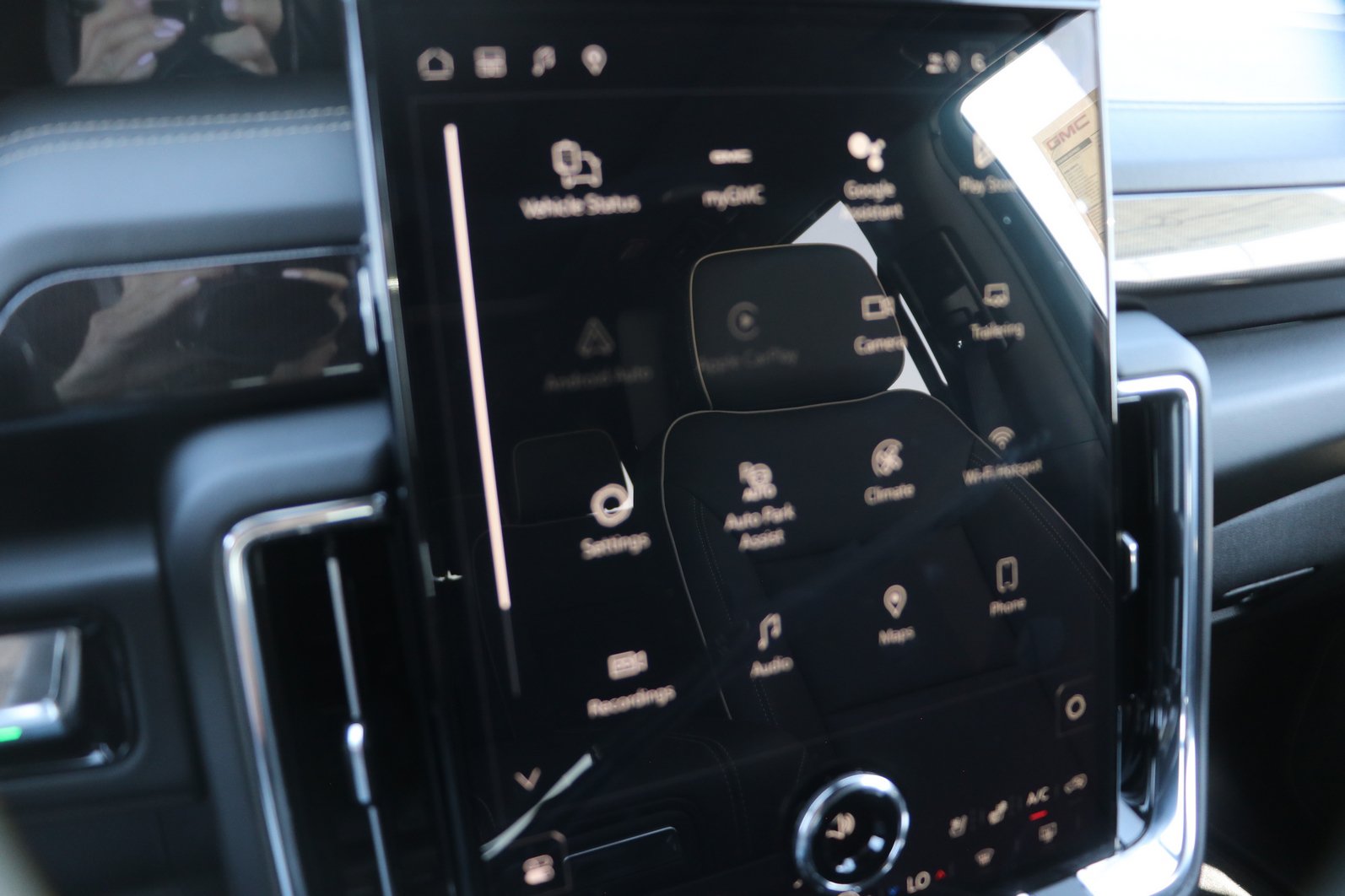 New 2026 GMC Yukon XL Elevation w/ Elevation Premium Package AWD/4WD image 20
