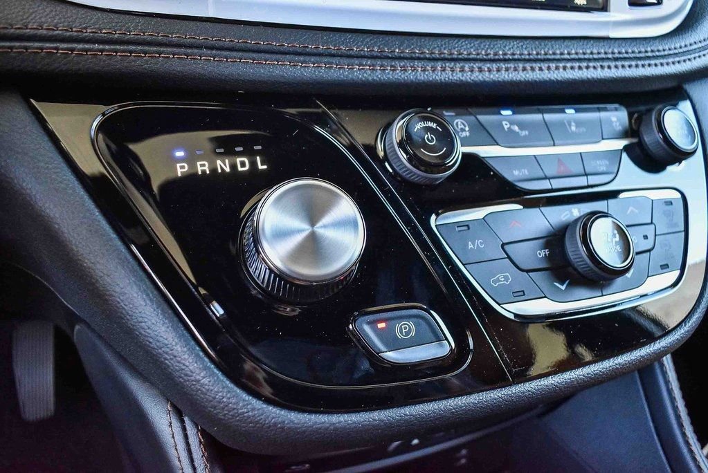 New 2026 Chrysler Pacifica Pinnacle w/ Trailer Tow Group image 21