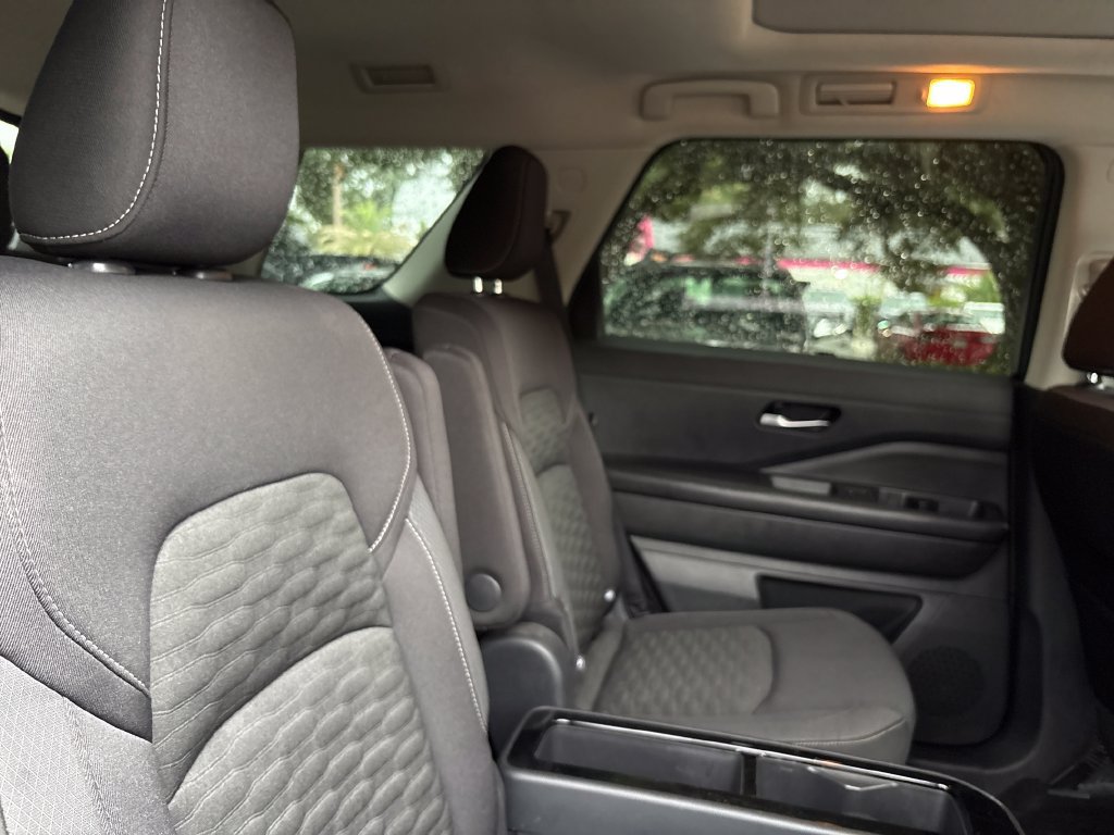 Used 2022 Nissan Pathfinder SV w/ SV Premium Package FWD image 21