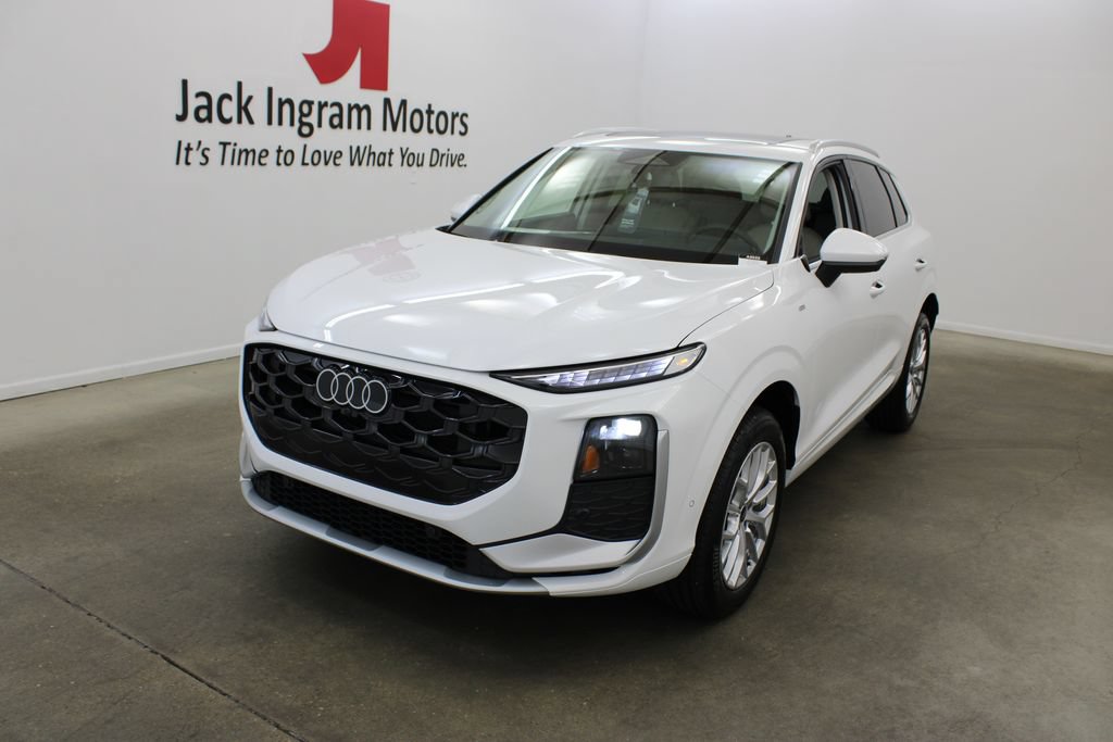 New 2026 Audi Q3 quattro 2.0T AWD/4WD image 2