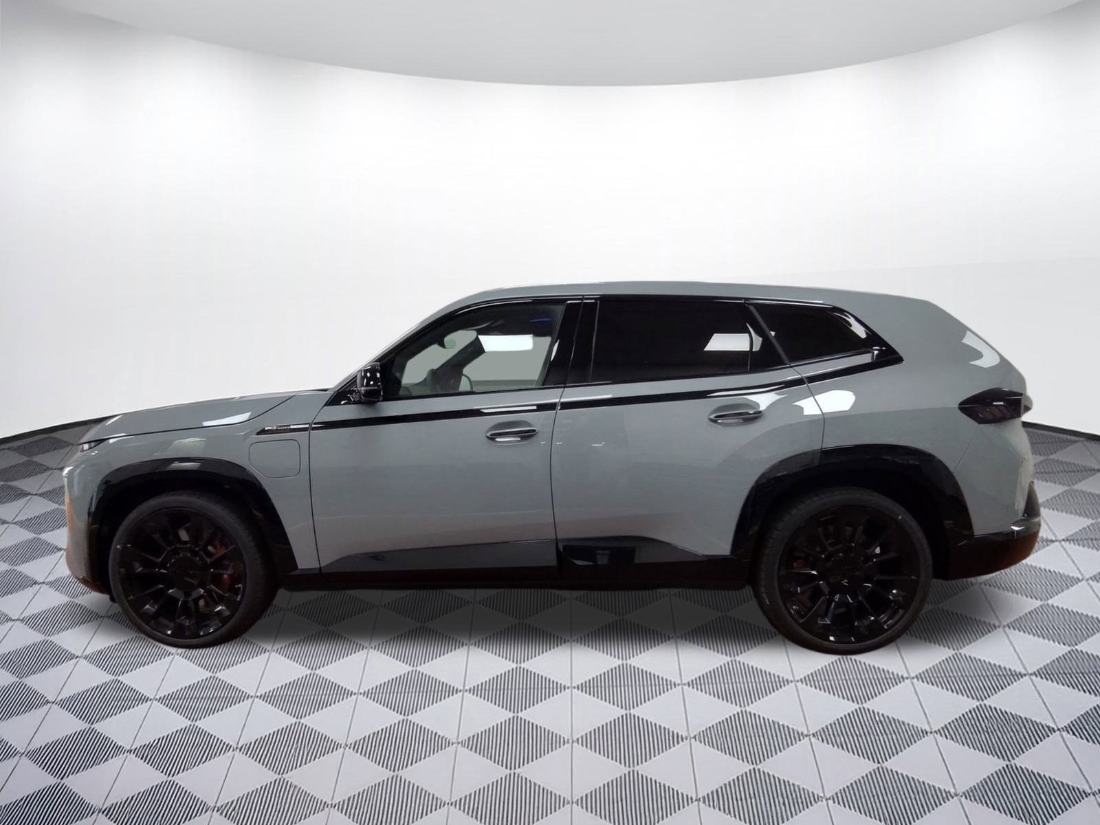 Used 2026 BMW XM Label Red image 2