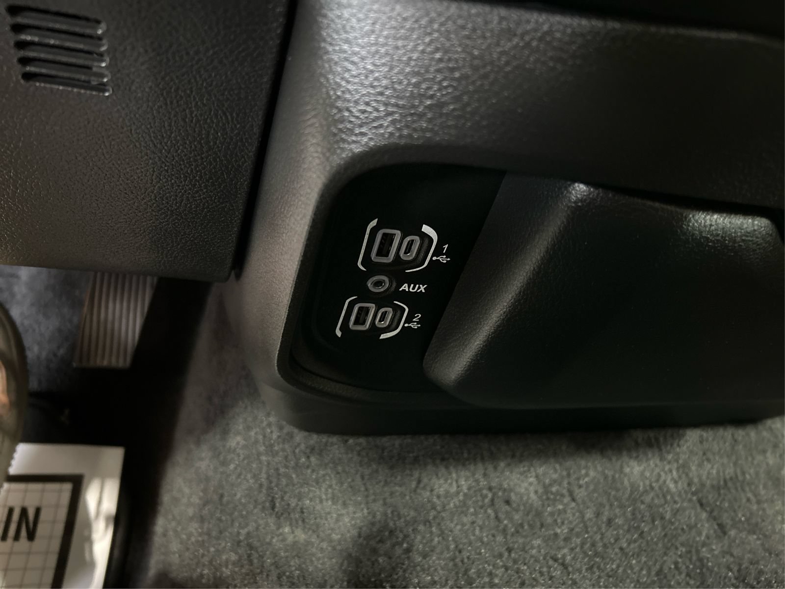 Used 2025 RAM 1500 Big Horn AWD/4WD image 35