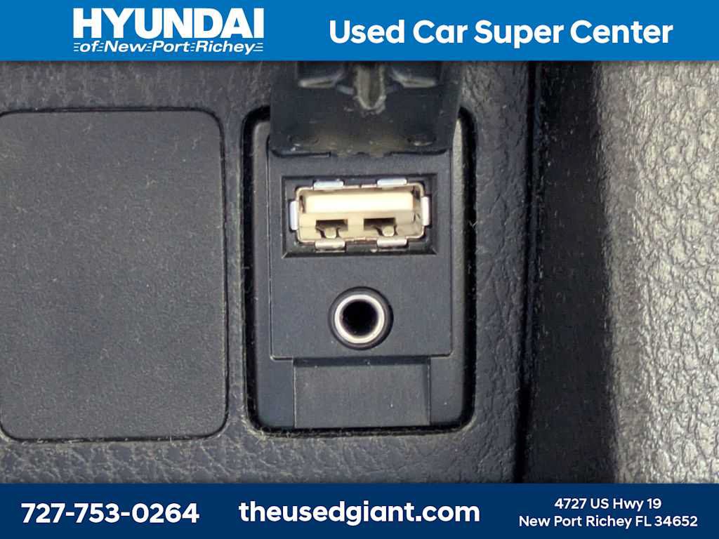 Used 2015 Toyota Corolla LE FWD image 22