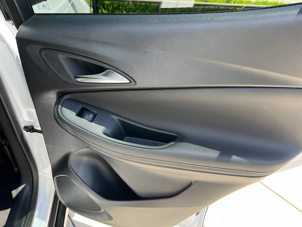 Used 2024 Buick Encore GX Sport Touring FWD image 9