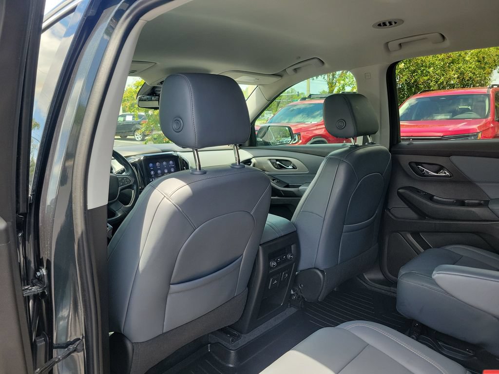 Used 2021 Chevrolet Traverse LT w/ LT Premium Package FWD image 9
