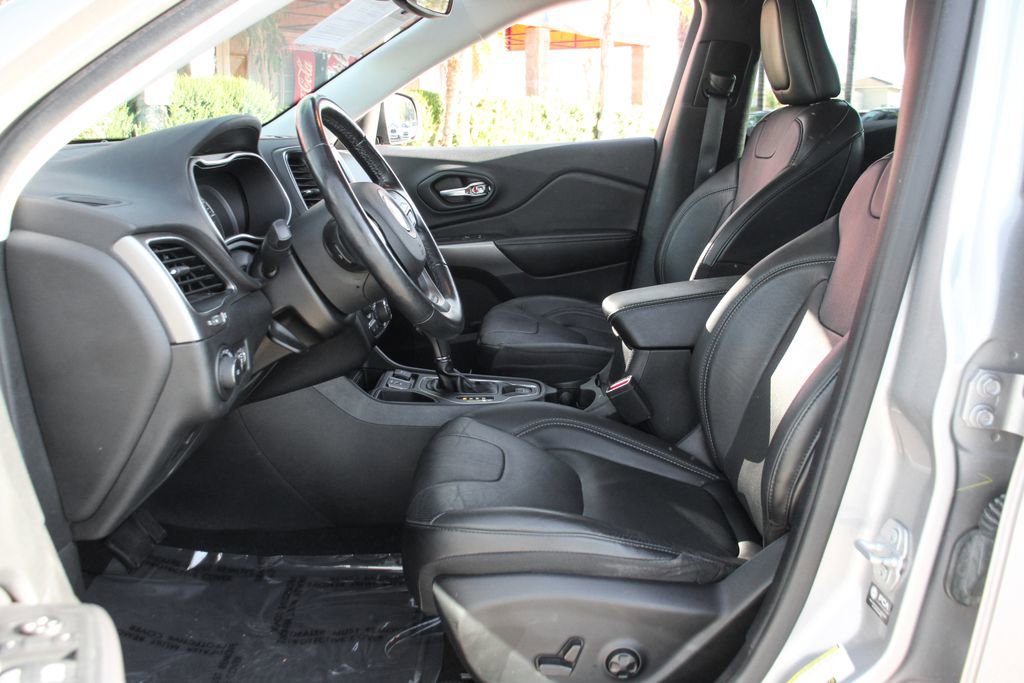 Used 2021 Jeep Cherokee Latitude Lux image 16