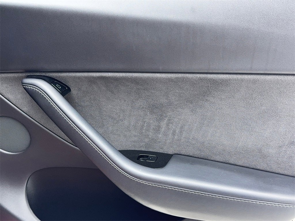 Used 2021 Tesla Model Y Long Range image 54