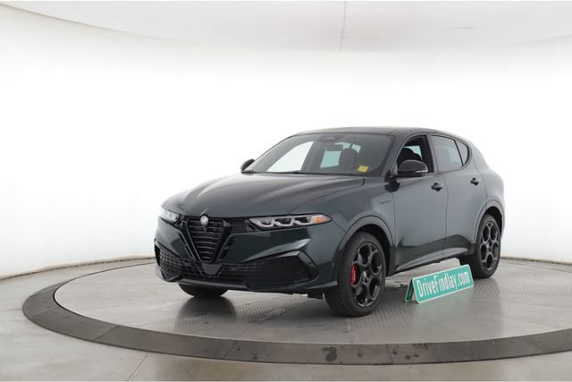 Used 2026 Alfa Romeo Tonale w/ Quick Order Package 23H Volce AWD/4WD image 10