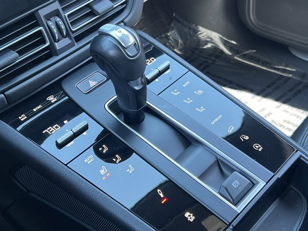 Used 2023 Porsche Macan S w/ Sport Chrono Package image 28