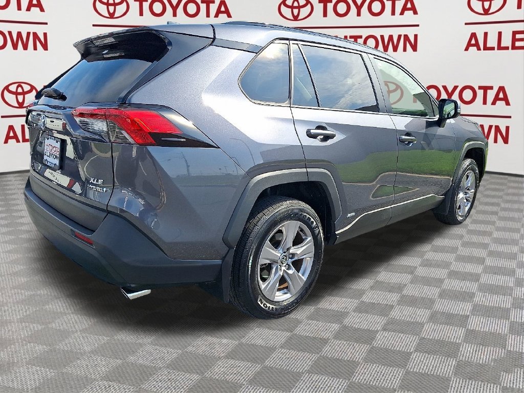 Used 2024 Toyota RAV4 XLE w/ Convenience Package AWD/4WD image 9
