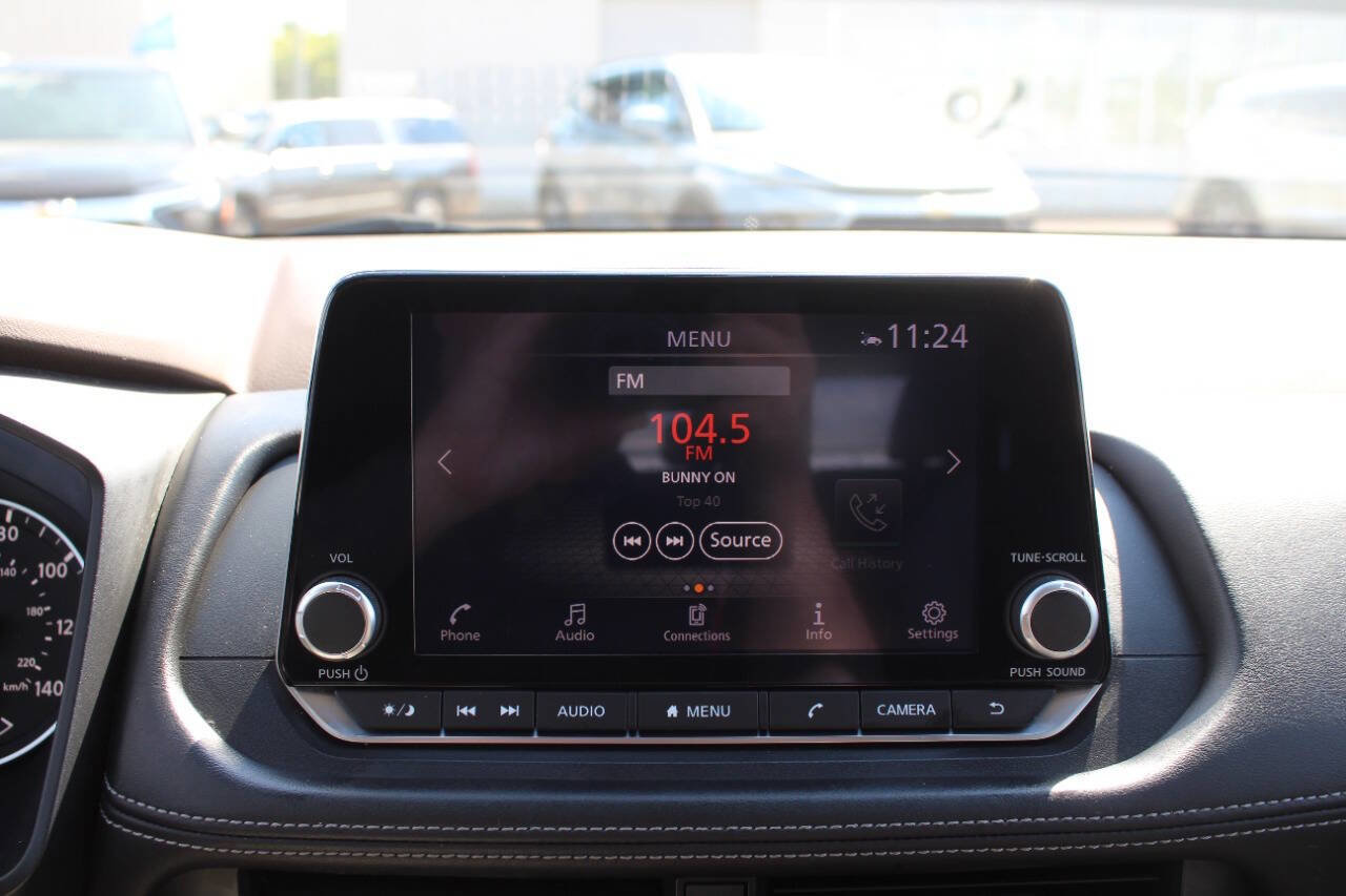 Used 2023 Nissan Rogue SV image 17