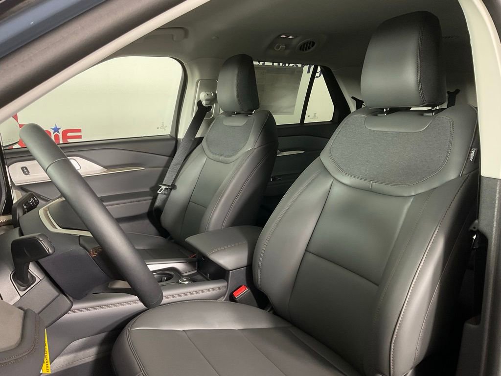 New 2026 Ford Explorer Active image 14