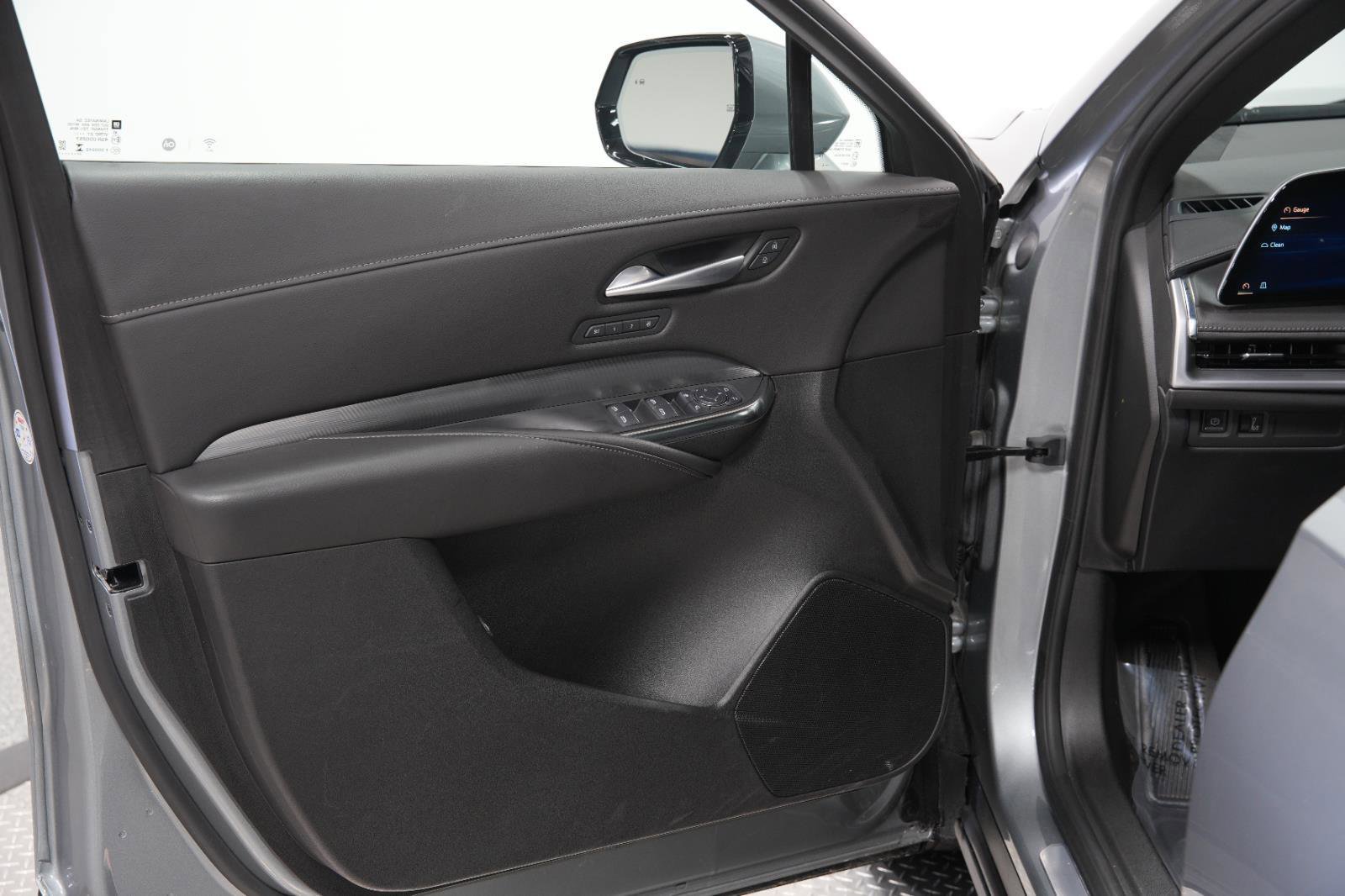 Used 2025 Cadillac XT4 Premium Luxury image 23