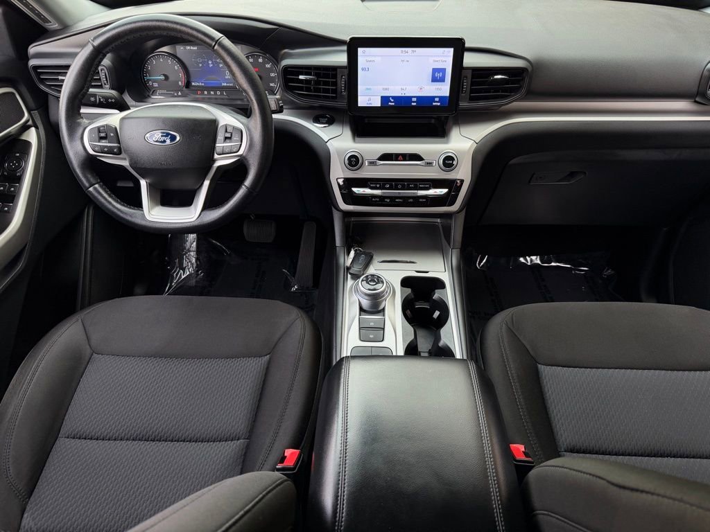 Used 2022 Ford Explorer XLT image 16