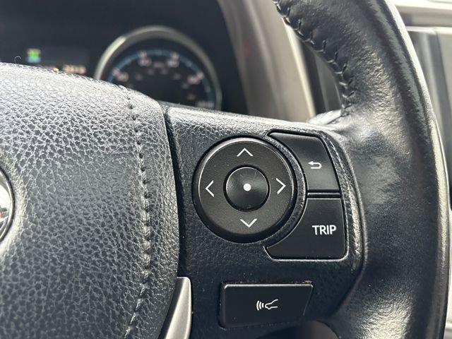 Used 2018 Toyota RAV4 XLE image 19