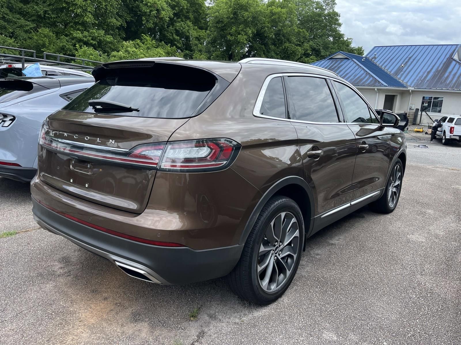 Used 2022 Lincoln Nautilus Reserve FWD image 6